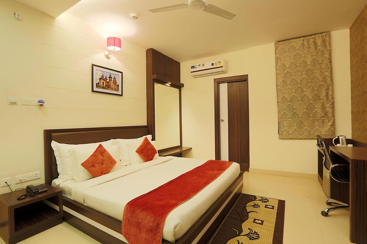 Hotel Premiere Villa Varanasi Luaran gambar